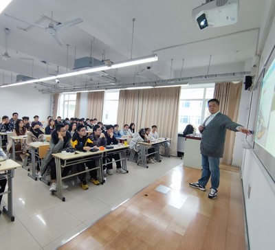 【企业导师进课堂】上海申通地铁专家孙沪澄经理走进交通运输专业《城市轨道交通车辆概论》课堂
